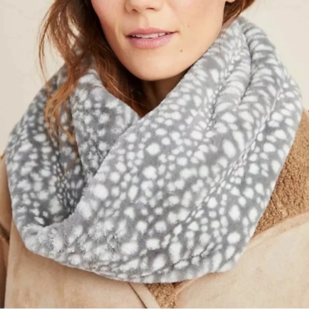 Anthropologie Sleeping On Snow Ingrid Leopard Faux Fur Gray Infinity Scarf NWT